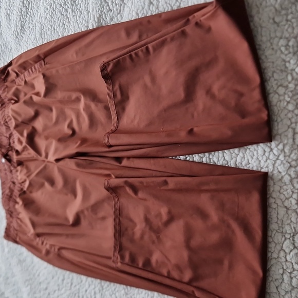 Sweater and capri as a set. - Picture 6 of 11